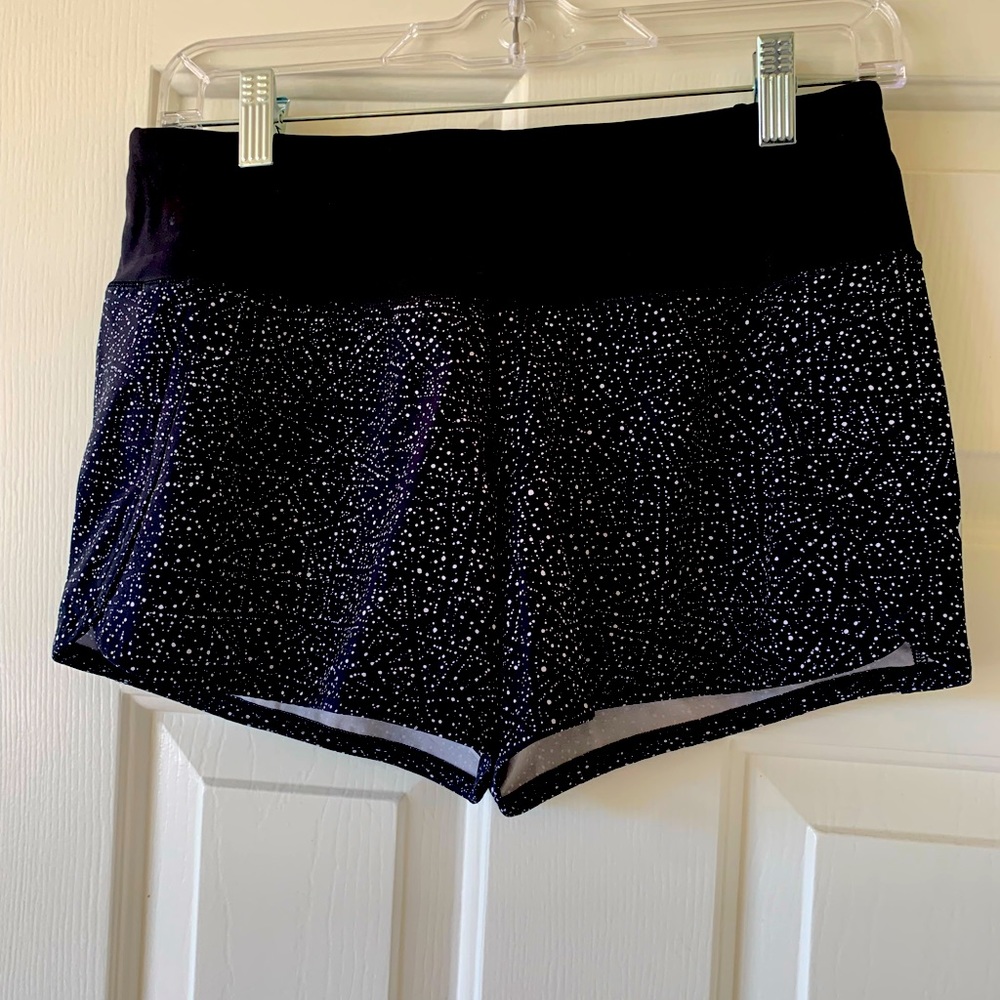 Lululemon Speed Shorts - Black with white Speckles - Size 4